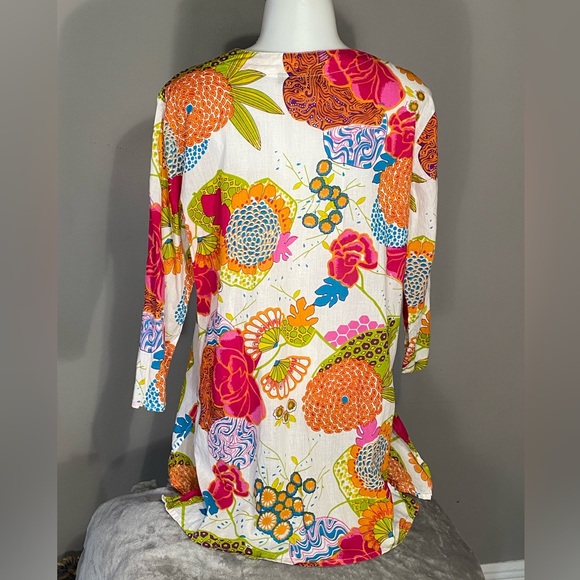 KikiSol M Ladies Tunic Beach Cover-up
Long sleeve
Floral
Cotton
Made in India - Picture 2 of 7